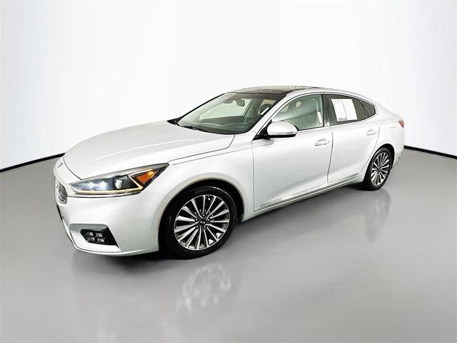 Photo of 2017 Silky Silver Kia Cadenza