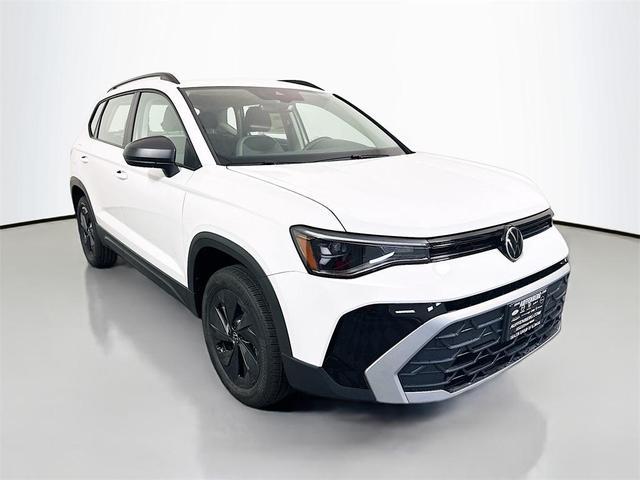 Photo of 2025 Pure White Volkswagen Taos