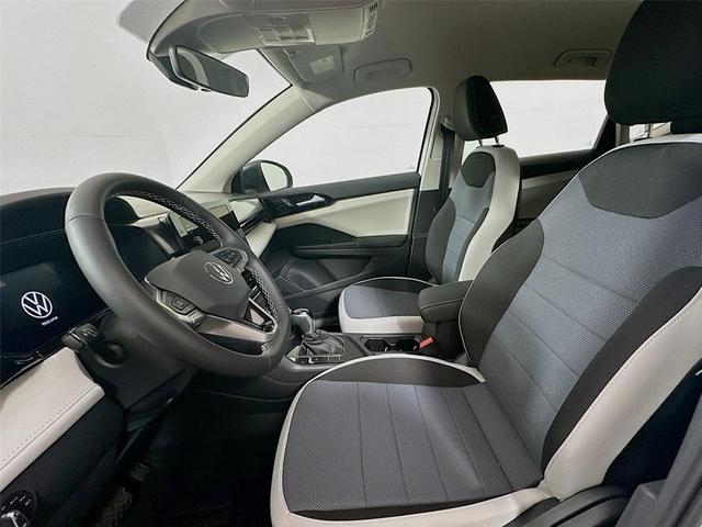 Photo of 2025 Pure White Volkswagen Taos