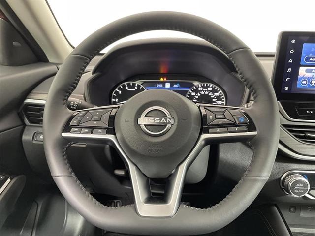 Photo of 2025 Black Nissan Altima