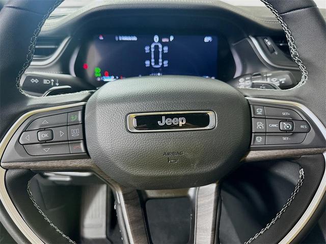 Photo of 2025 Metallic Jeep Grand Cherokee L