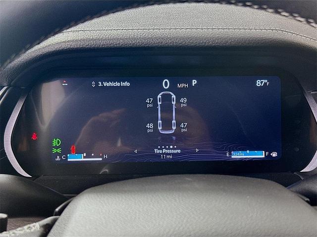 Photo of 2025 Metallic Jeep Grand Cherokee L