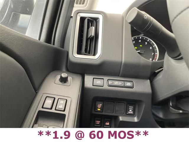 Photo of 2025 Glacier White Nissan Frontier