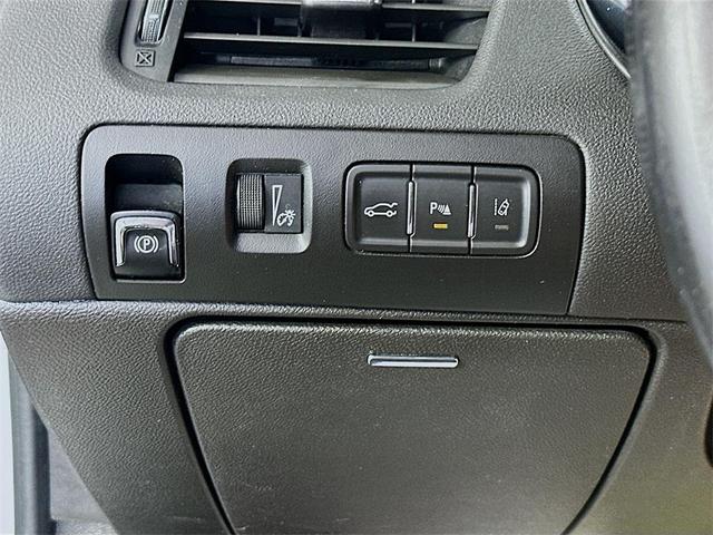 Photo of 2016 Silver Ice Metallic Chevrolet Impala