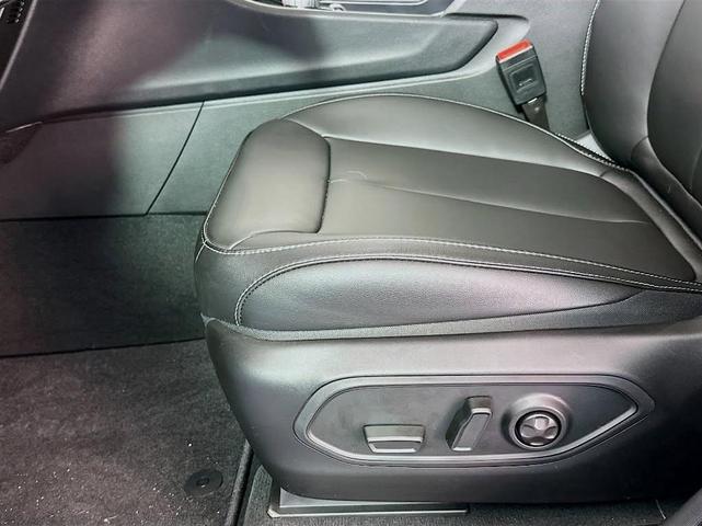 Photo of 2025 Bright White Clearcoat Jeep Grand Cherokee L