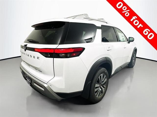 Photo of 2025 Everest White P Nissan Pathfinder