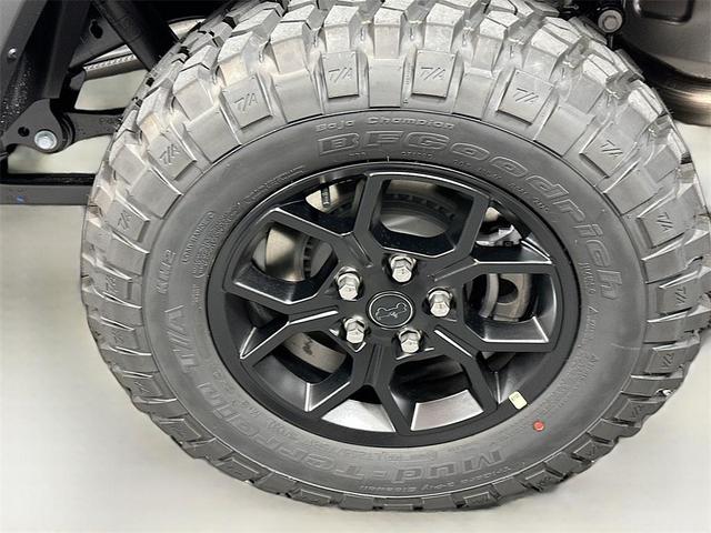 Photo of 2025 Anvil Clearcoat Jeep Gladiator