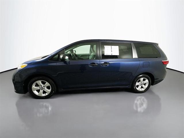 Photo of 2019 Parisian Night Pearl Toyota Sienna