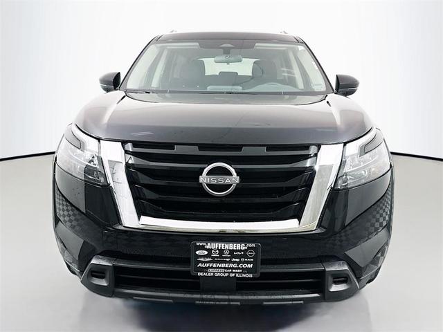 Photo of 2024 Black Nissan Pathfinder