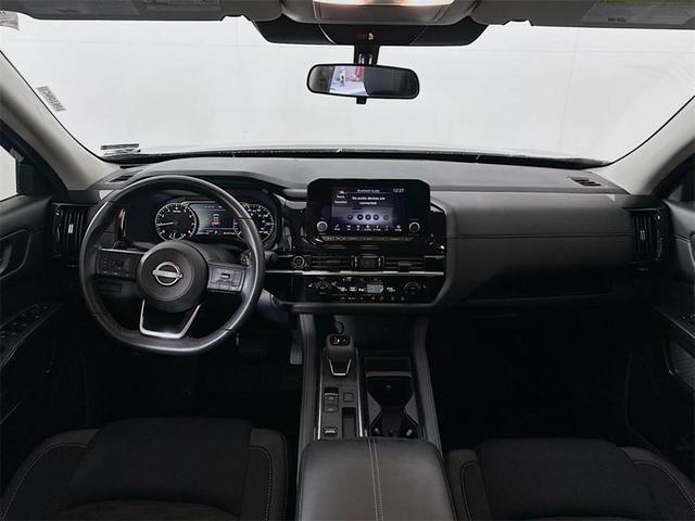 Photo of 2024 Black Nissan Pathfinder