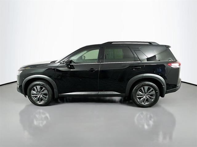 Photo of 2024 Black Nissan Pathfinder