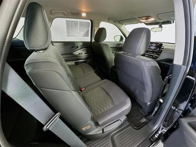 Photo of 2024 Black Nissan Pathfinder
