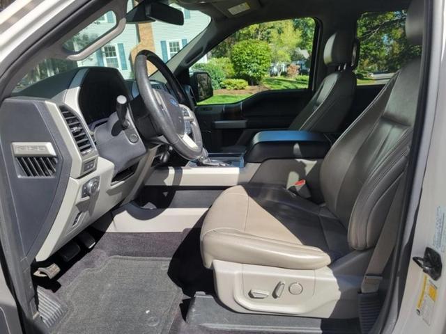 Photo of 2017 White Platinum Tri-Coat Metallic Ford F-150