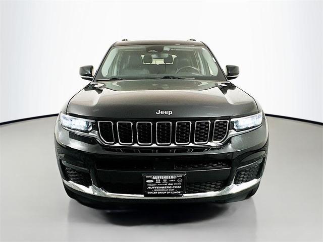 Photo of 2021 Diamond Black Jeep Grand Cherokee L