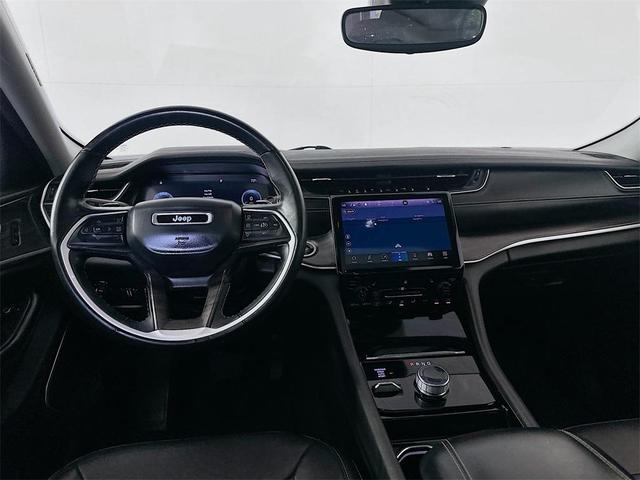 Photo of 2021 Diamond Black Jeep Grand Cherokee L