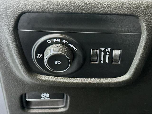 Photo of 2021 Diamond Black Jeep Grand Cherokee L