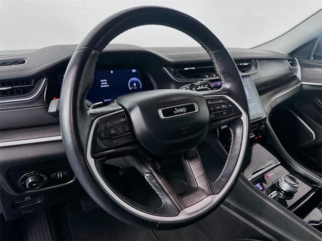 Photo of 2021 Diamond Black Jeep Grand Cherokee L