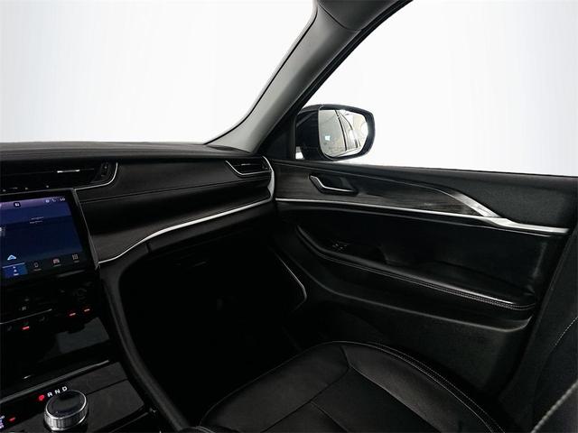 Photo of 2021 Diamond Black Jeep Grand Cherokee L