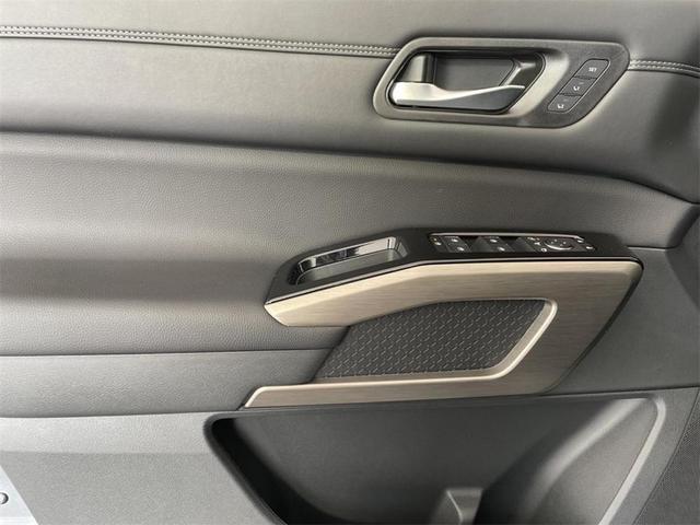 Photo of 2025 Black Nissan Pathfinder