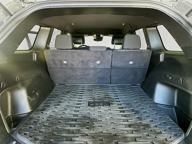 Photo of 2021 Billet Silver Metallic Clearcoat Jeep Grand Cherokee