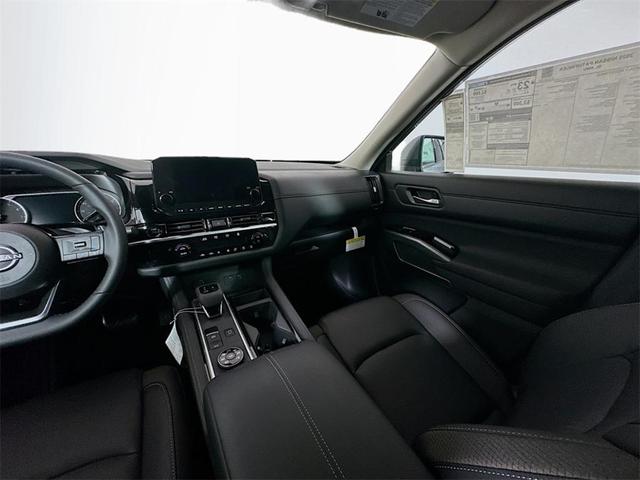 Photo of 2025 Gun Metallic Nissan Pathfinder