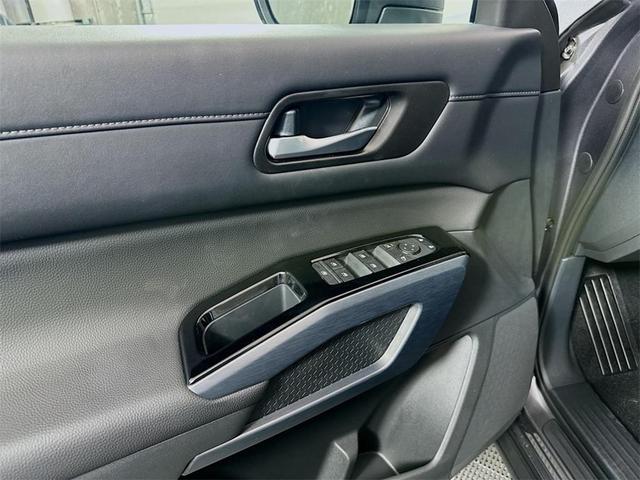 Photo of 2025 Gun Metallic Nissan Pathfinder