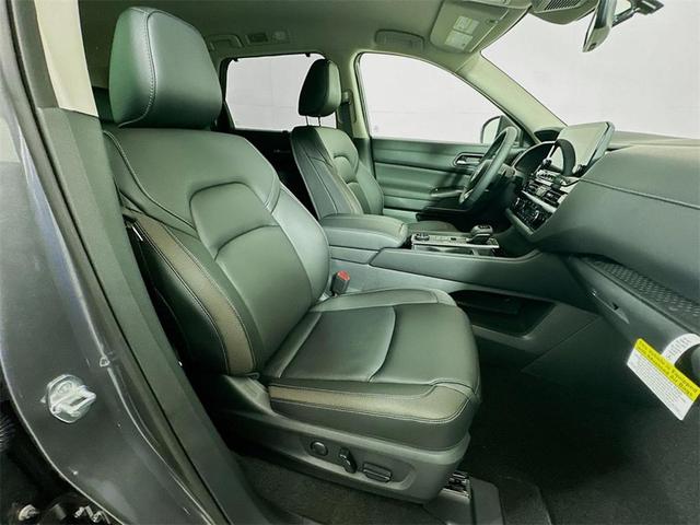 Photo of 2025 Gun Metallic Nissan Pathfinder