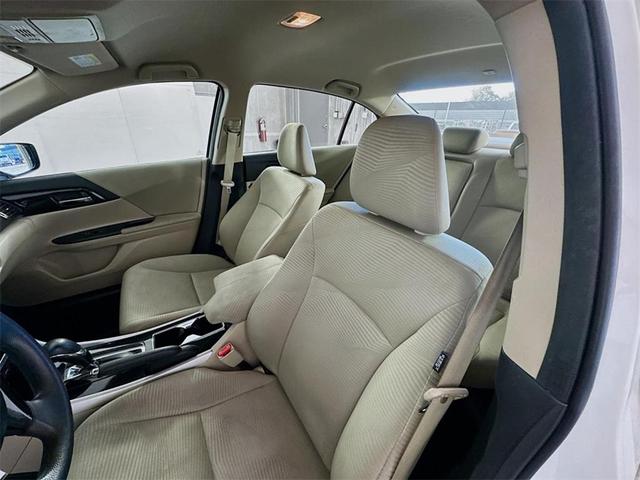 Photo of 2017 White Orchid Pearl Honda Accord