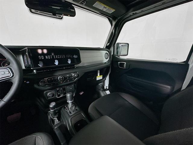 Photo of 2025 Bright White Clearcoat Jeep Wrangler