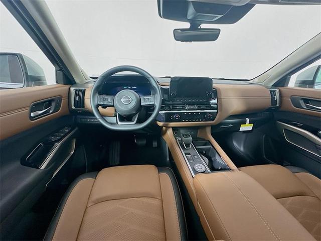 Photo of 2025 Brilliant Silver Metallic Nissan Pathfinder