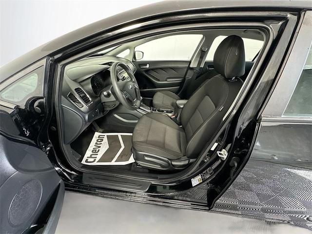 Photo of 2017 Aurora Black Pearl Kia Forte