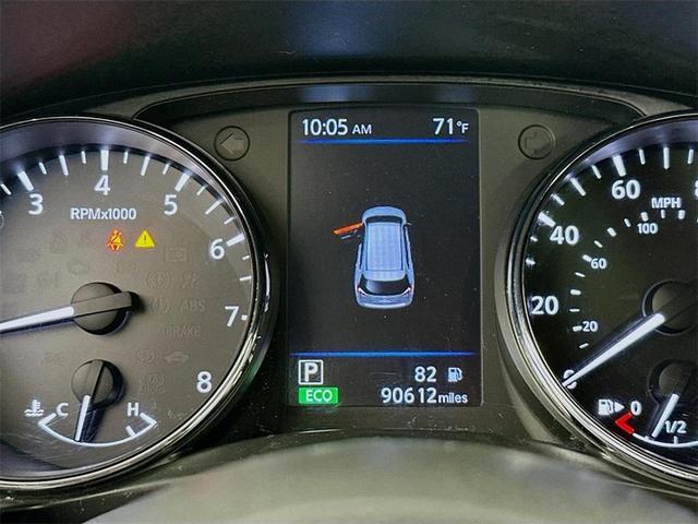 Photo of 2019 Magnetic Black Nissan Rogue