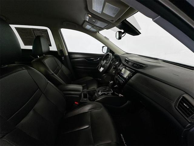 Photo of 2019 Magnetic Black Nissan Rogue
