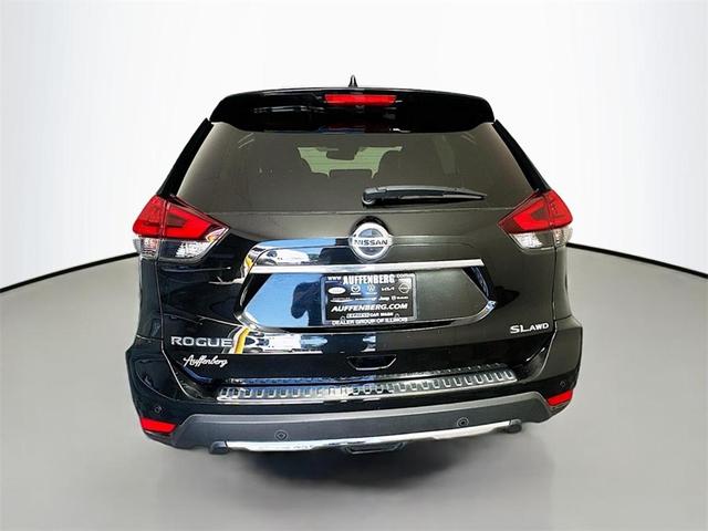 Photo of 2019 Magnetic Black Nissan Rogue
