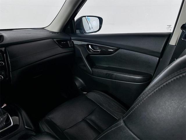 Photo of 2019 Magnetic Black Nissan Rogue