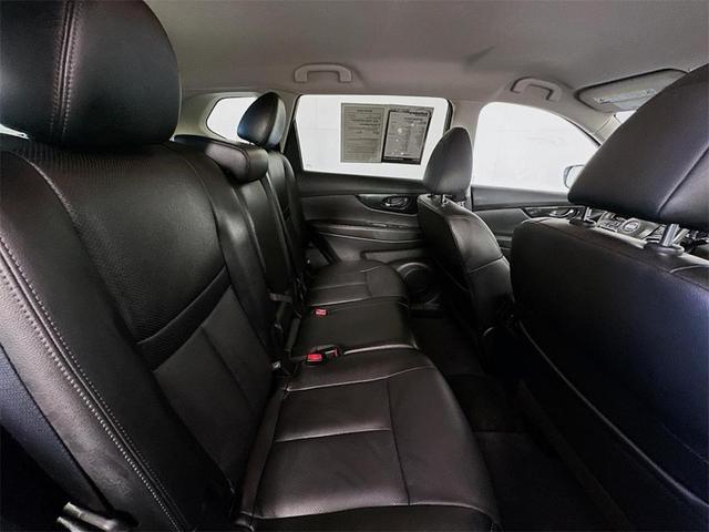 Photo of 2019 Magnetic Black Nissan Rogue