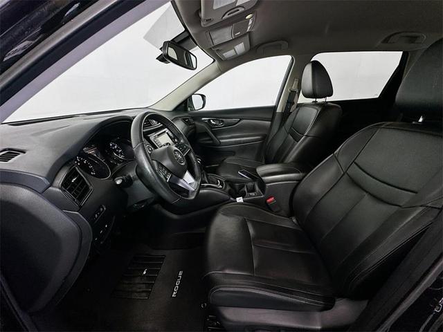 Photo of 2019 Magnetic Black Nissan Rogue