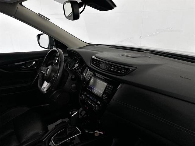 Photo of 2019 Magnetic Black Nissan Rogue