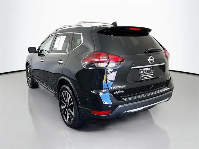 Photo of 2019 Magnetic Black Nissan Rogue