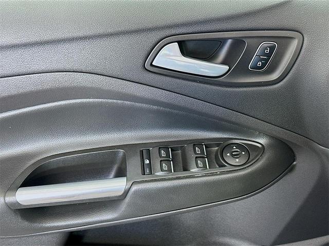 Photo of 2017 Magnetic Metallic Ford Escape