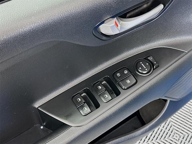 Photo of 2021 Blue Kia Rio