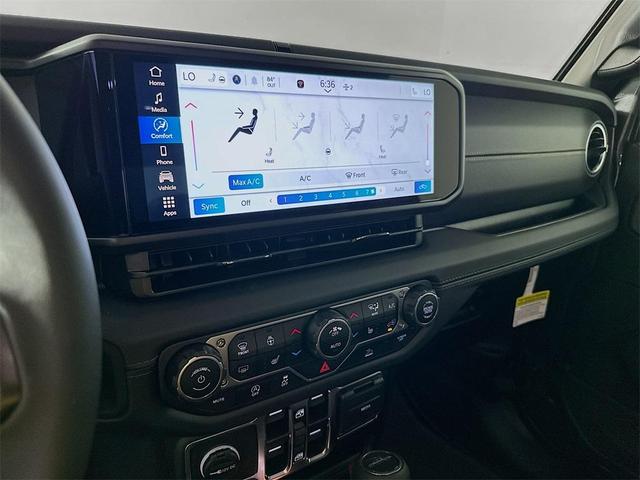 Photo of 2025 Granite Crystal Clearcoat Metallic Jeep Gladiator