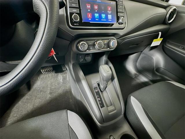 Photo of 2025 Brilliant Silver Metallic Nissan Versa