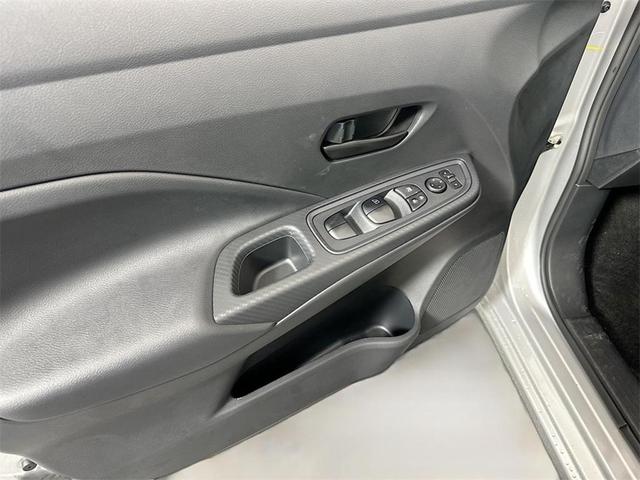 Photo of 2025 Brilliant Silver Metallic Nissan Versa