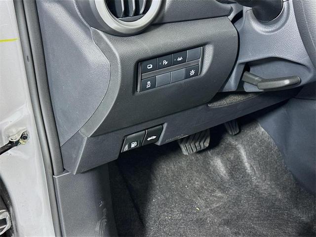 Photo of 2025 Brilliant Silver Metallic Nissan Versa