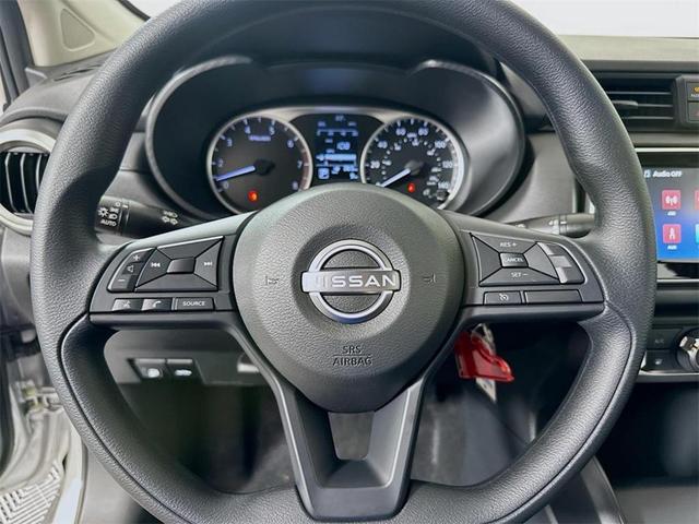 Photo of 2025 Brilliant Silver Metallic Nissan Versa