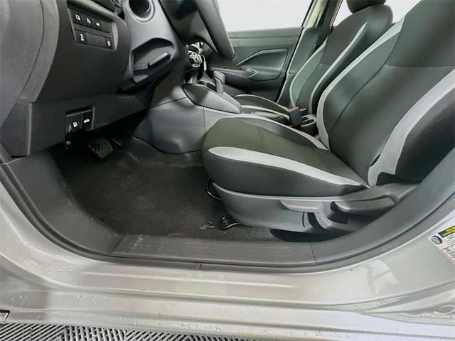 Photo of 2025 Brilliant Silver Metallic Nissan Versa