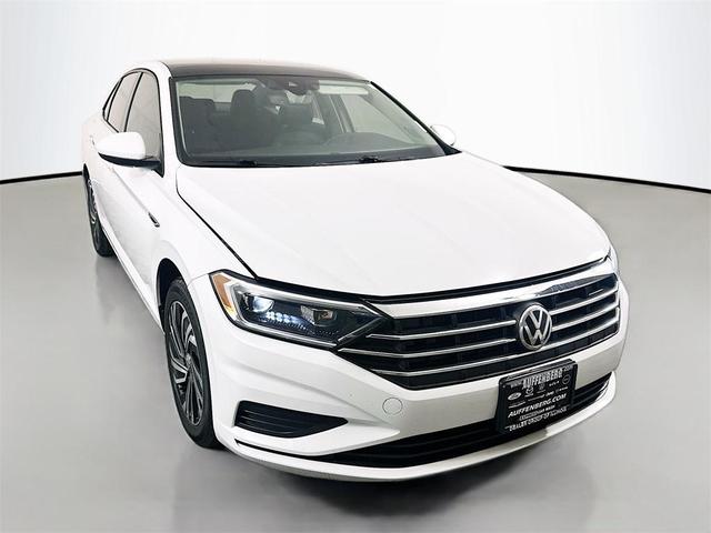 Photo of 2021 Pure White Volkswagen Jetta