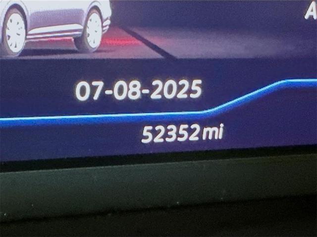 Photo of 2021 Pure White Volkswagen Jetta