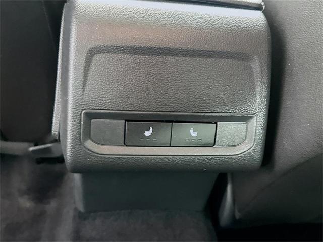 Photo of 2021 Pure White Volkswagen Jetta